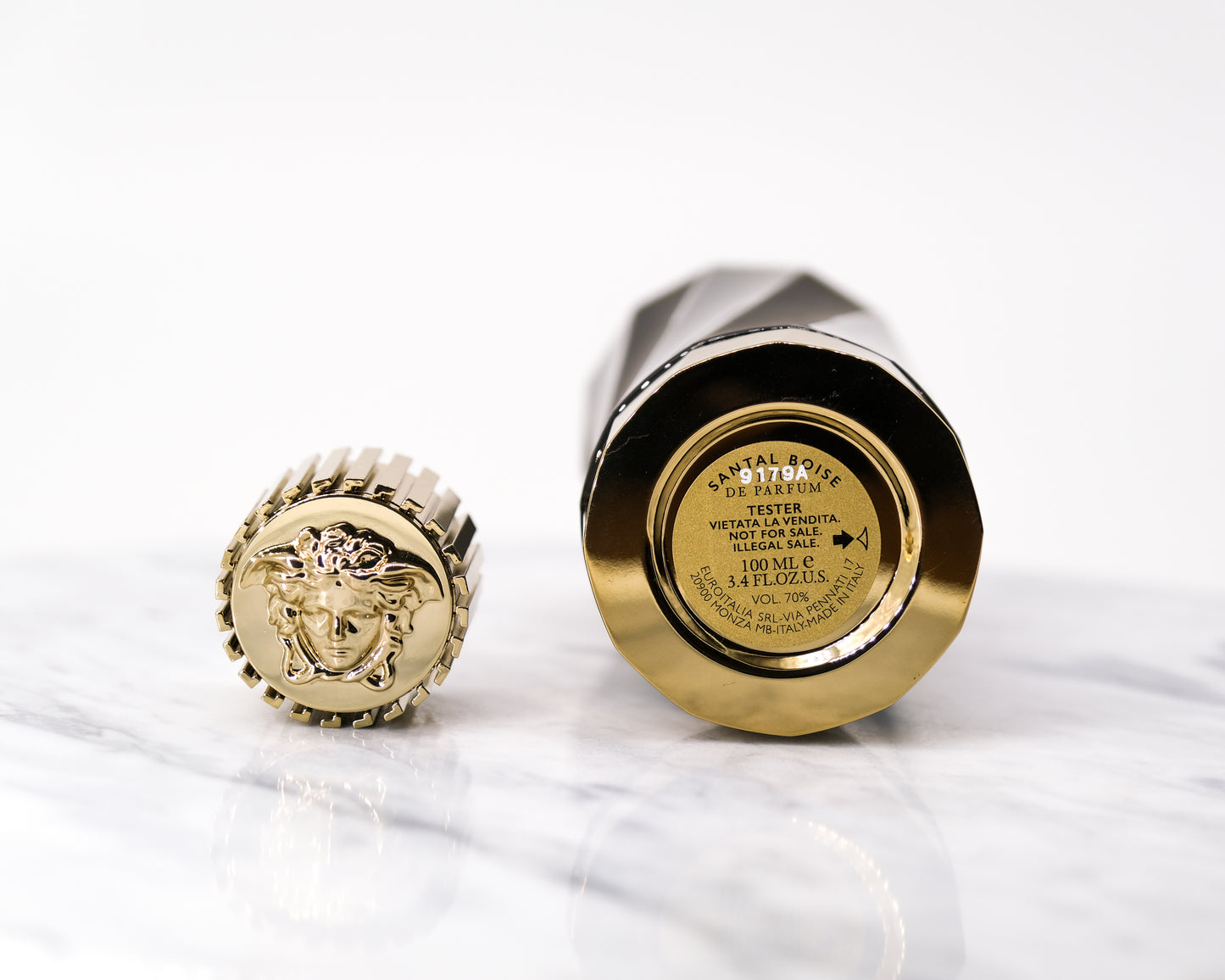 Atelier Versace Santal Boise perfume cap and base